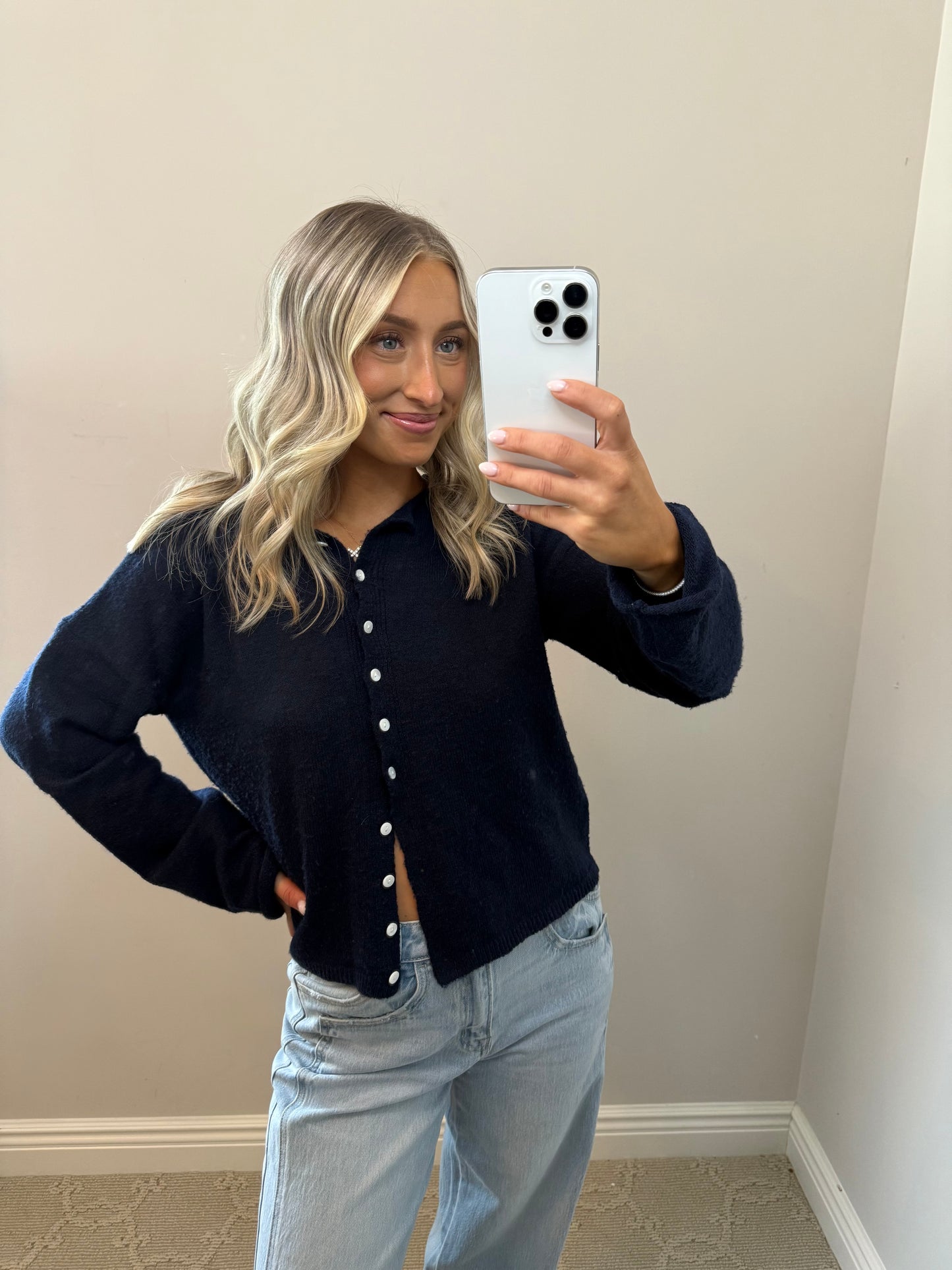 The Classic Cardigan (NAVY)