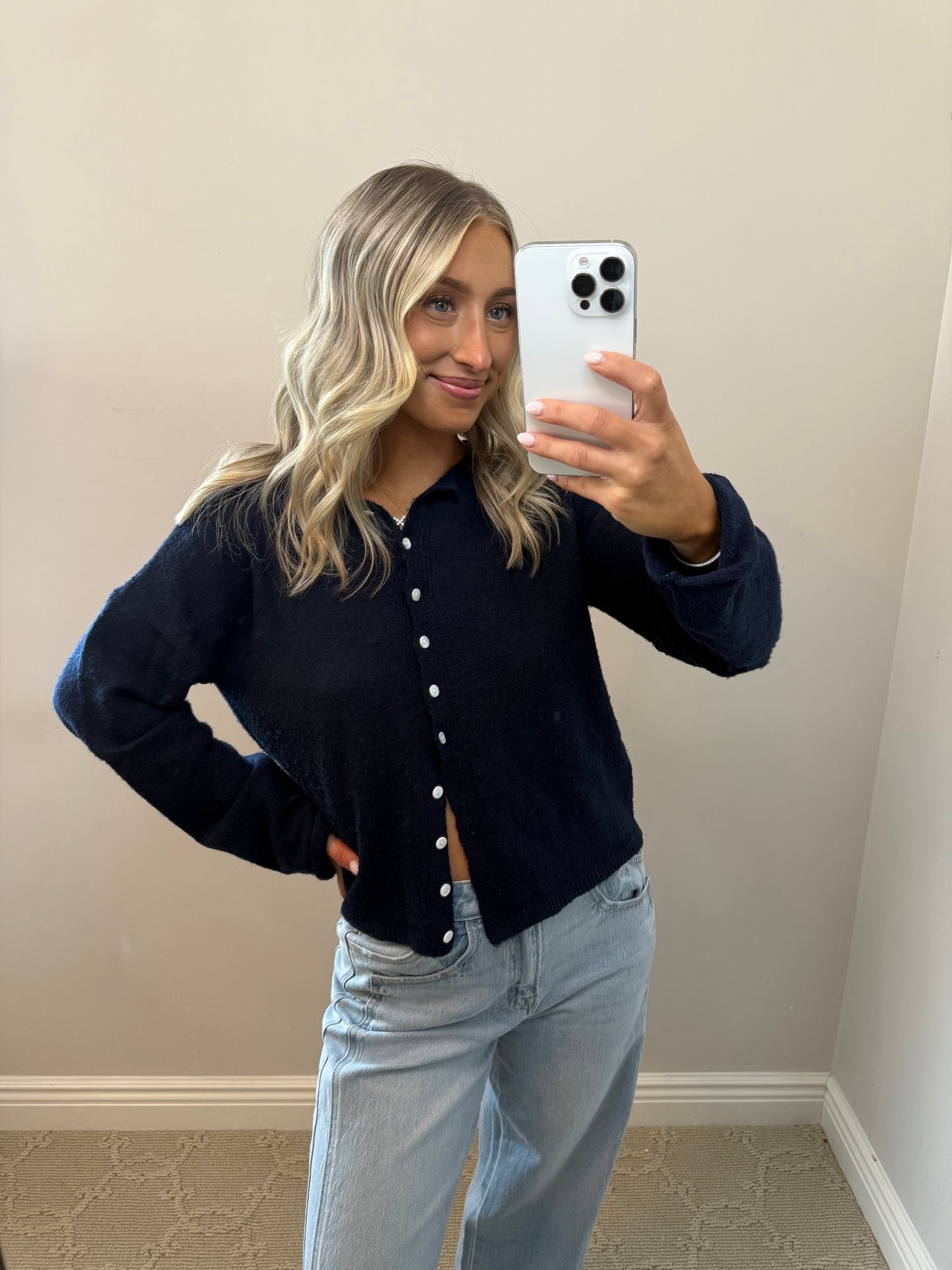 The Classic Cardigan (NAVY)